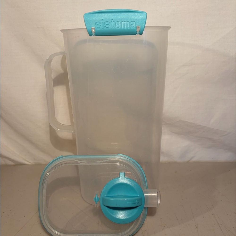 Sistema translucent pitcher with aqua pour lid 2 liter / 67 oz